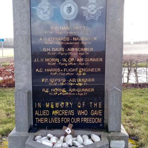 Monument mém. 6 aviateurs 1945
