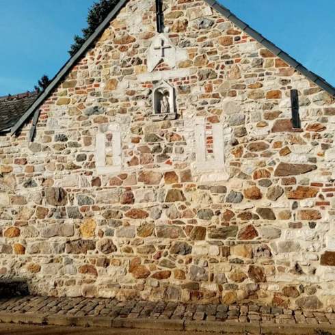 Niche Vierge à l'enfant +croix