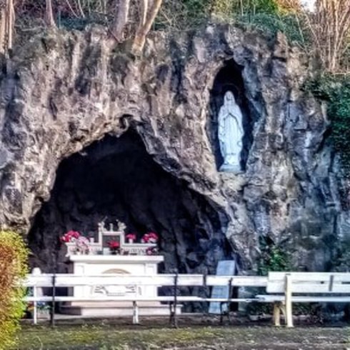 Réplique grotte N-D de Lourdes